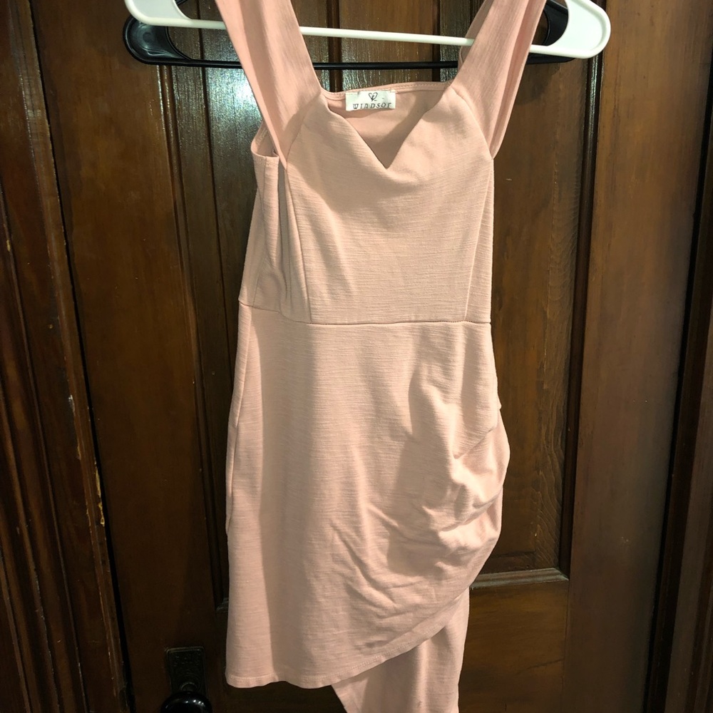 Dresses - Picture 3 of 7